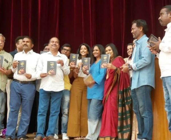 गार्गी आणि इतर एकांकिका पुस्तकात मानवी नात्यांचं सहज सुंदर भाष्य – कवी अजय कांडर