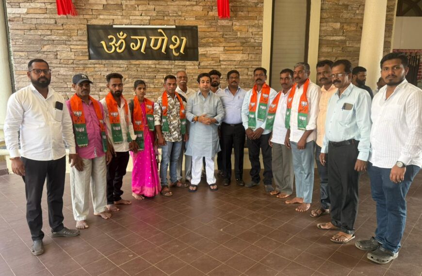 वैभववाडीत मंत्री नितेश राणे यांचा ठाकरे सेनेला धक्का