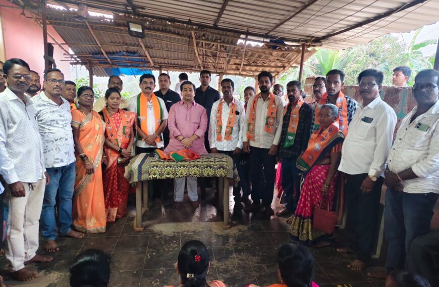 हळवल मध्ये ठाकरे शिवसेनेला भगदाड