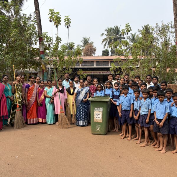 कलमठ ग्रामपंचायत वतीने संत गाडगेबाबा जयंती निमित्त स्वच्छता अभियान