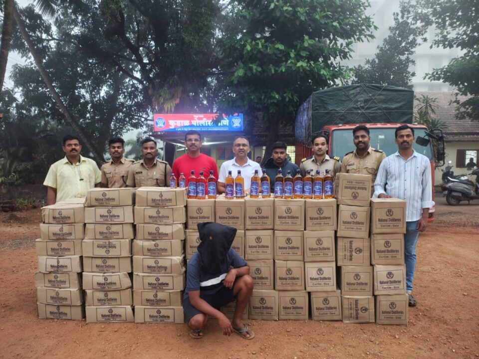 कुडाळमध्ये गोवा बनावटीच्या दारू वाहतुकीवर कारवाई