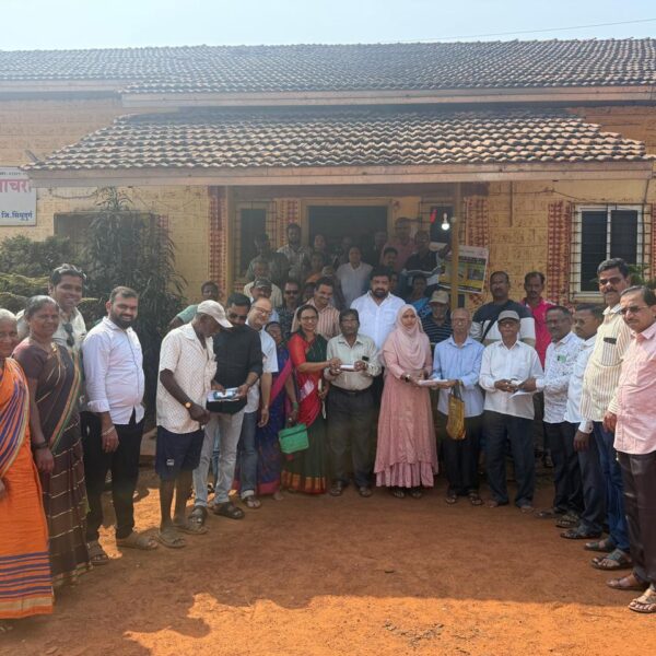 आमदार निलेश राणे यांच्या वाढदिवसानिमित्त प्राथमिक आरोग्य केंद्र येथे चष्मे वाटप