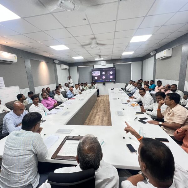 बोगस खते, निकृष्ट कीटकनाशके देणाऱ्या कंपन्यांवर गुन्हे दाखल करा!