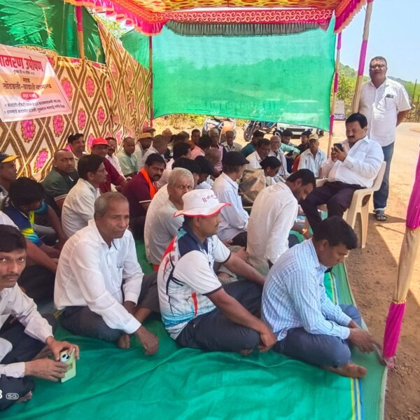 तोंडवली मध्ये देवगड निपाणी राज्य मार्गाच्या ठेकेदाराकडून बेकायदेशीर खडी उत्खनन