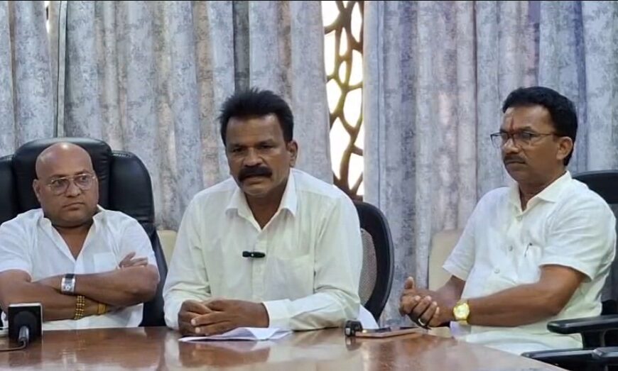 पिंगुळी पाझर तलावाकाठच्या प्रस्तावित बांधकामाला ग्रामस्थांचा विरोध