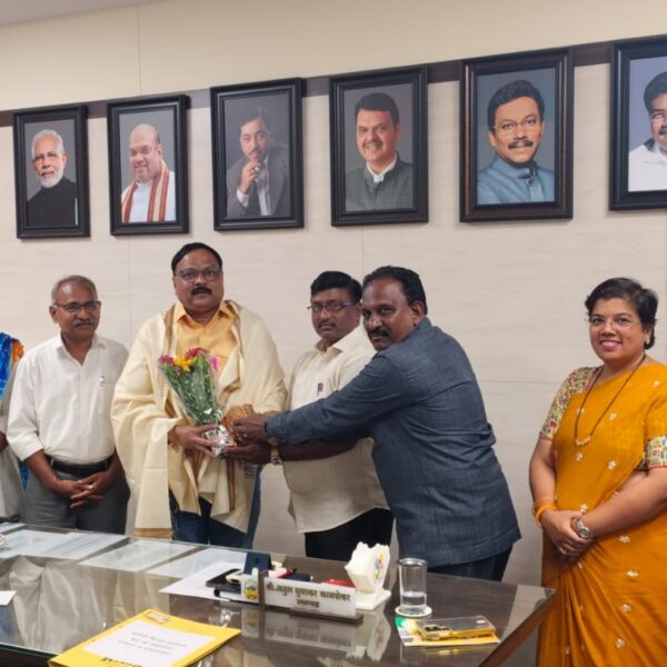 अतुल काळसेकर यांच्या पुढाकारामुळे मालवणात सागरी किल्ले अध्ययन केंद्र स्थापनेला गती; संस्थेकडून कृतज्ञतापूर्वक सत्कार