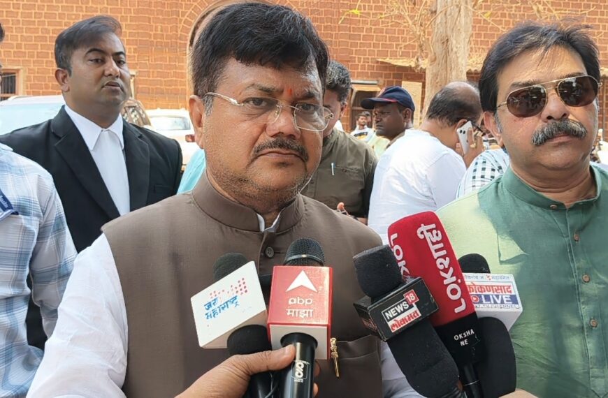 आमदार प्रवीण दरेकर यांची कुडाळ न्यायालयात हजेरी