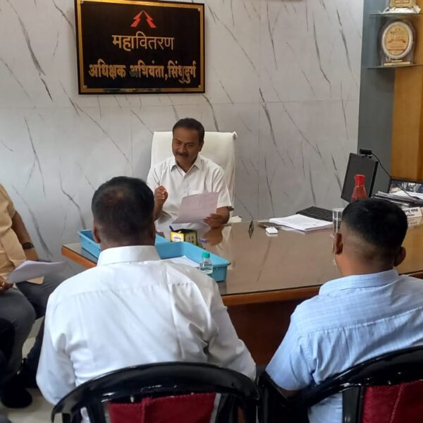 स्मार्ट मीटरची सक्ती थांबवा – वैभव नाईक
