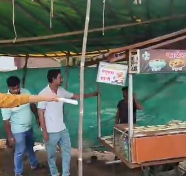 कणकवली नरडवे रोडवरील स्टॉल धारकांना कणकवली मुख्याधिकाऱ्यांचा दणका