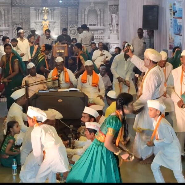 कुडाळच्या मारुती मंदिरात हरिनामाची अविरत धारा !