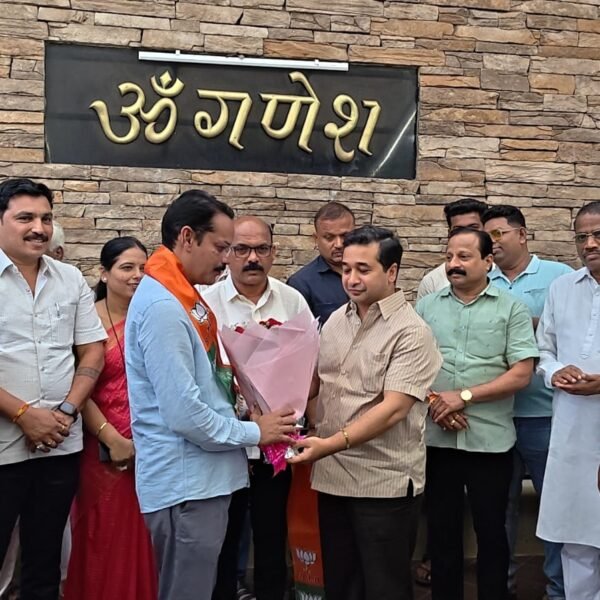 माजी खासदार विनायक राऊत यांना धक्का, निकटवर्तीय पदाधिकारी सचिन सावंत भाजपामध्ये