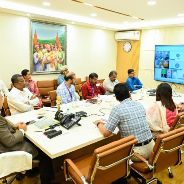 सिंधुदुर्गातील फळपीक विमा नुकसानभरपाईसाठी तातडीने कार्यवाही करा – मंत्री नितेश राणे