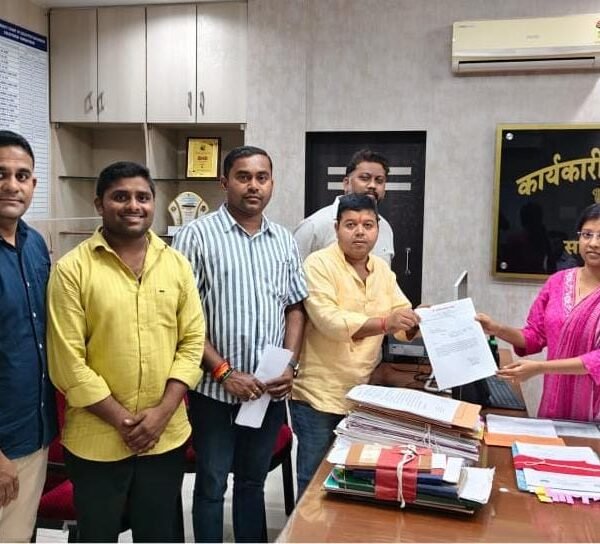 कुडाळ शहरातील खड्डे दोन दिवसांत बुजविणार; नवीन ब्रिजवर रेलिंगचीही मागणी