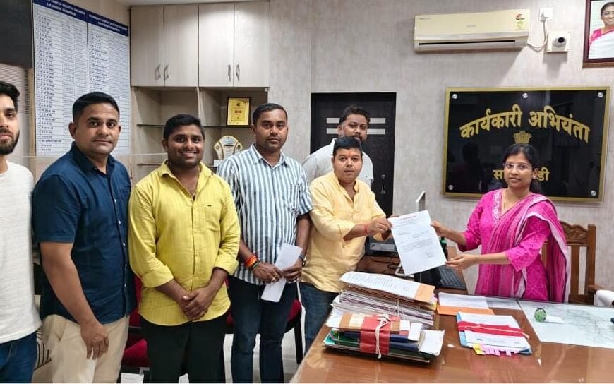 कुडाळ शहरातील खड्डे दोन दिवसांत बुजविणार; नवीन ब्रिजवर रेलिंगचीही मागणी