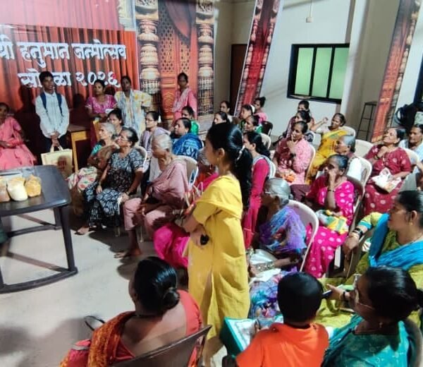 चतुर्थी सणानिमित्त मत्स्यव्यावसायिक महिलांना मत्स्य संस्थेतर्फे कडधान्य वाटप