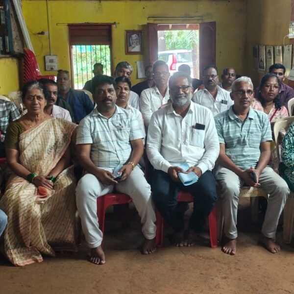 शाळा, शिक्षण वाचविण्यासाठी आझाद मैदानात बेमुदत धरणे आंदोलन
