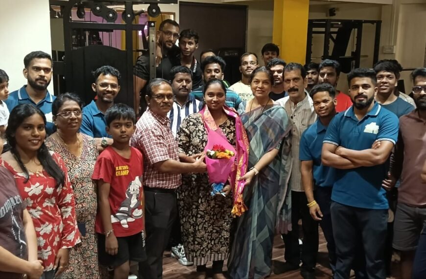 राज्यस्तरीय नवउद्योजिका पुरस्कारप्राप्त मृणाल सावंतचा कुडाळ येथे गौरव