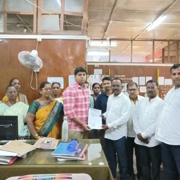 एसटी बस मधून विक्रीसाठीची मच्छीची वाहतूकीला परवानगी द्या
